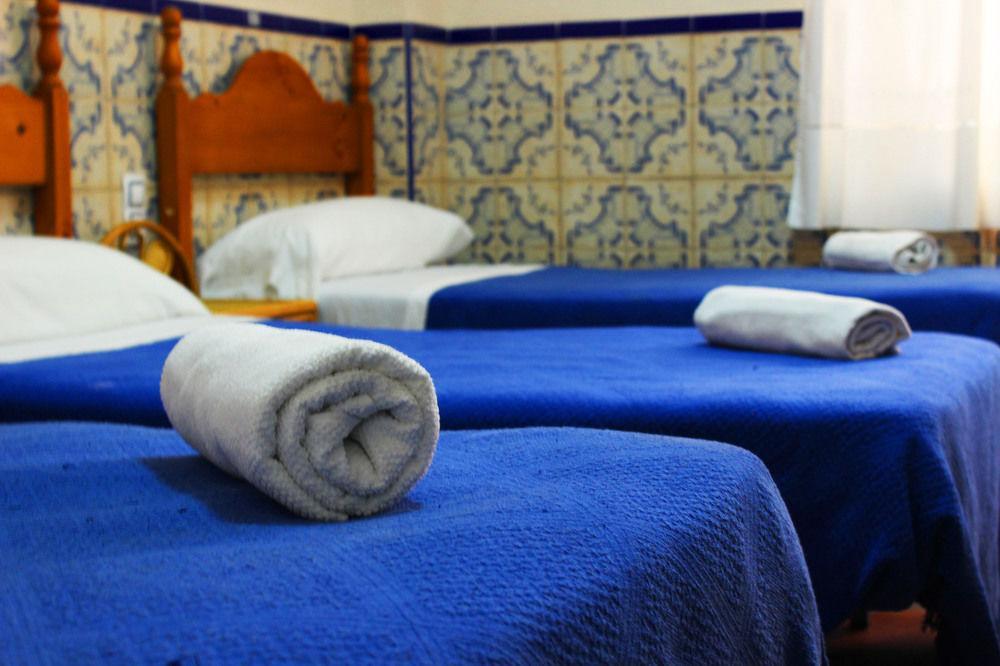 Hostal Lis Севилья Экстерьер фото