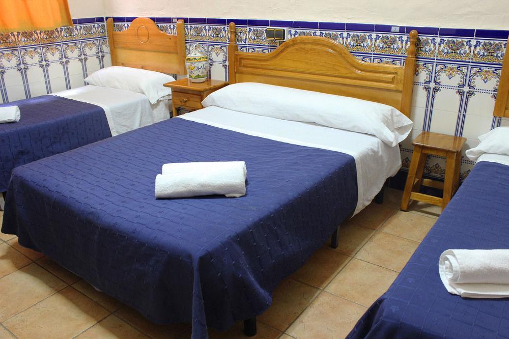 Hostal Lis Севилья Экстерьер фото