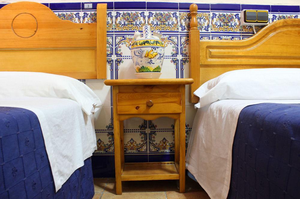 Hostal Lis Севилья Экстерьер фото