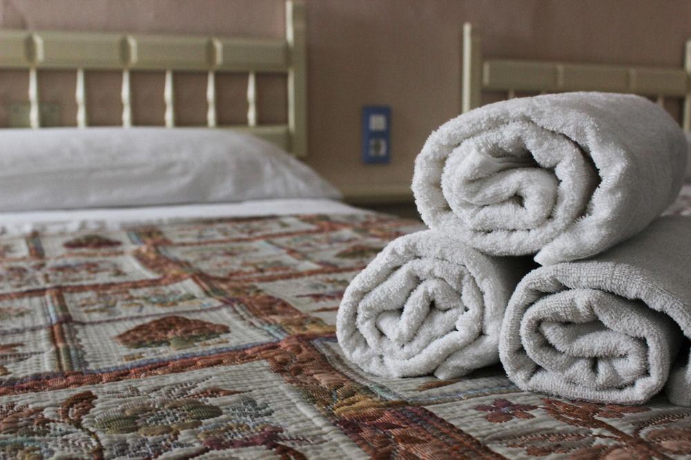 Hostal Lis Севилья Экстерьер фото