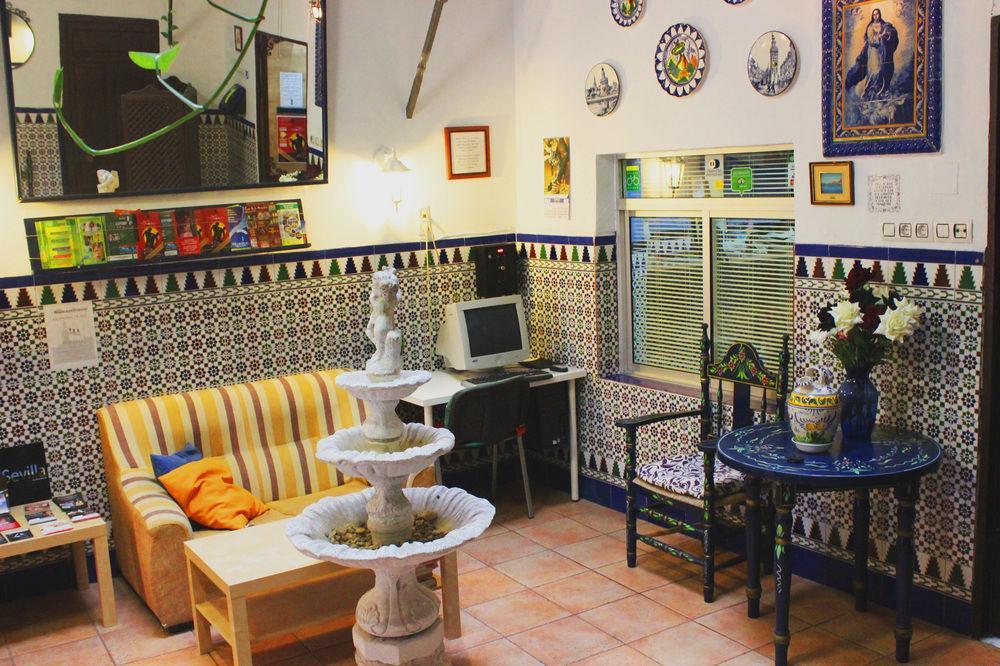 Hostal Lis Севилья Экстерьер фото
