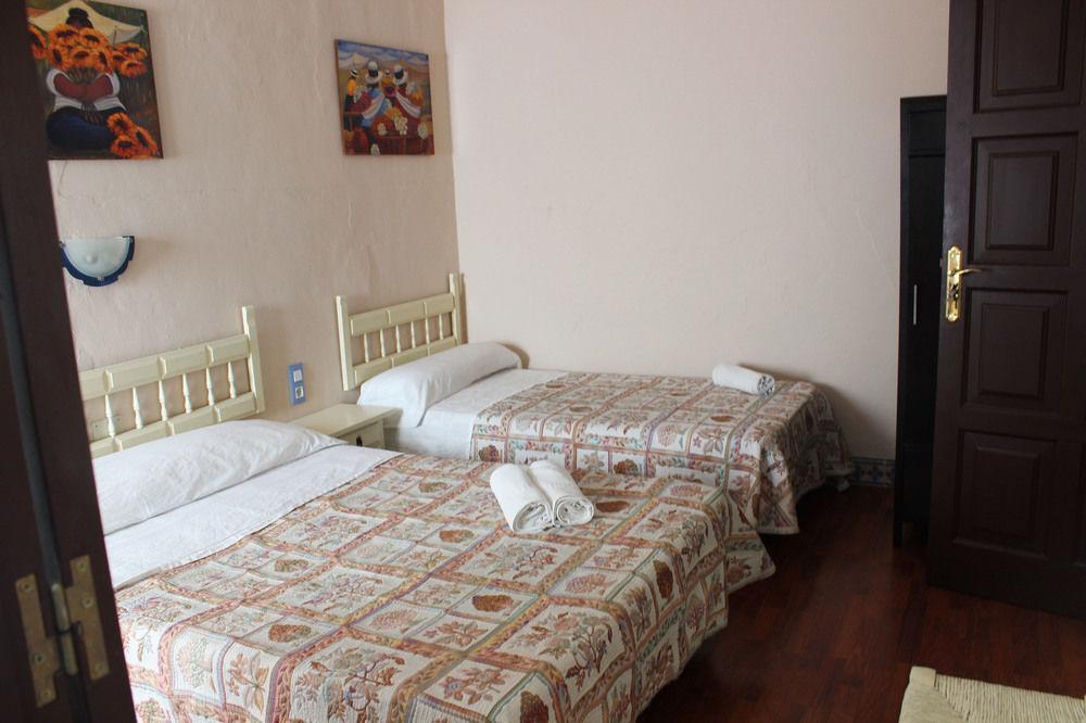 Hostal Lis Севилья Экстерьер фото