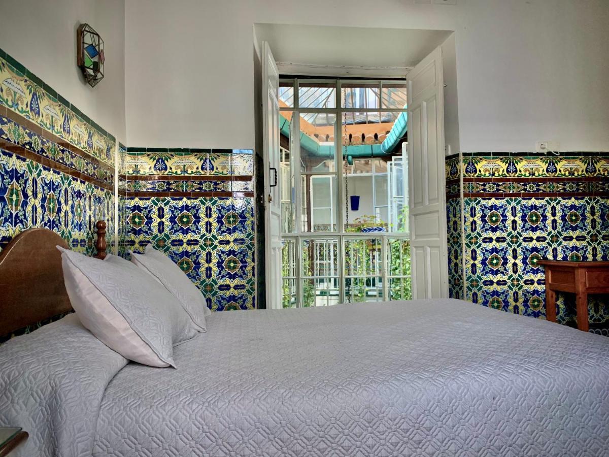 Hostal Lis Севилья Экстерьер фото