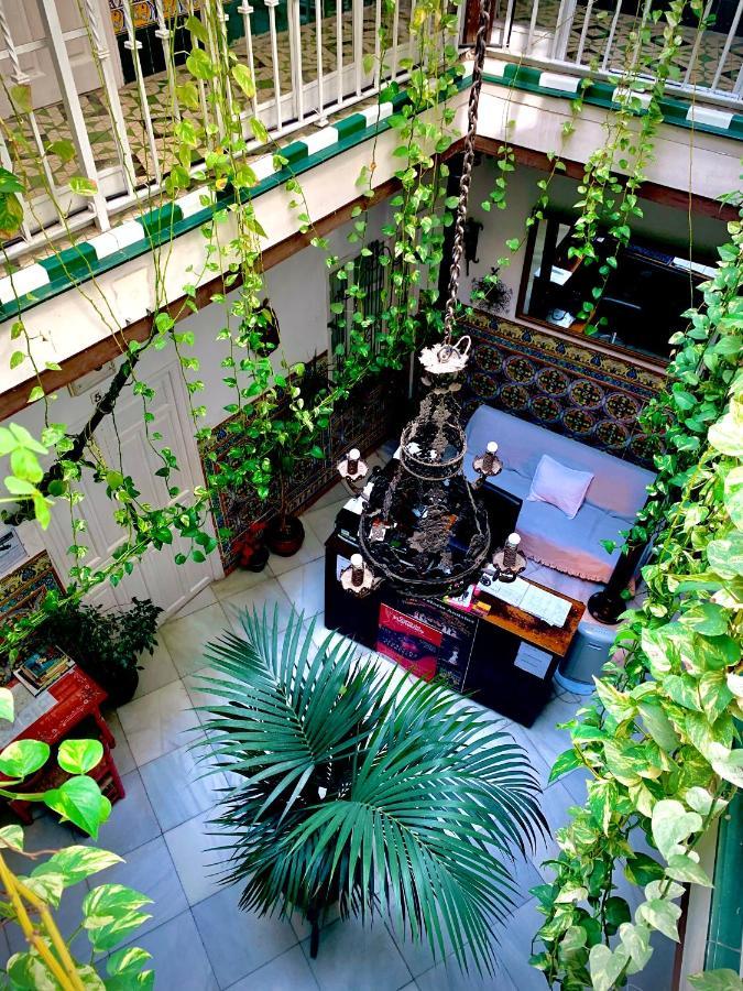 Hostal Lis Севилья Экстерьер фото