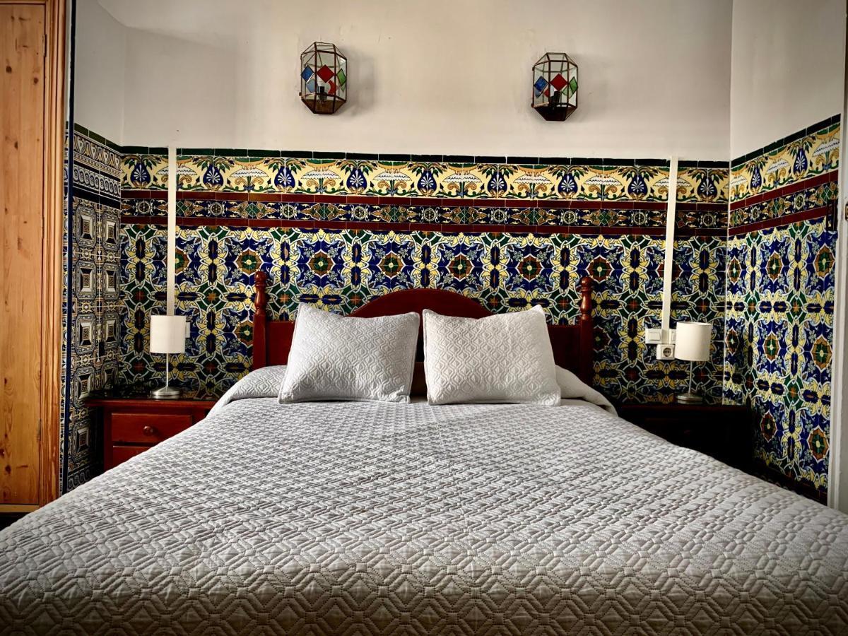 Hostal Lis Севилья Экстерьер фото