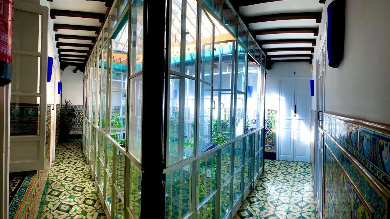Hostal Lis Севилья Экстерьер фото