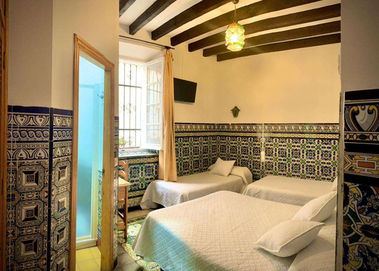 Hostal Lis Севилья Экстерьер фото